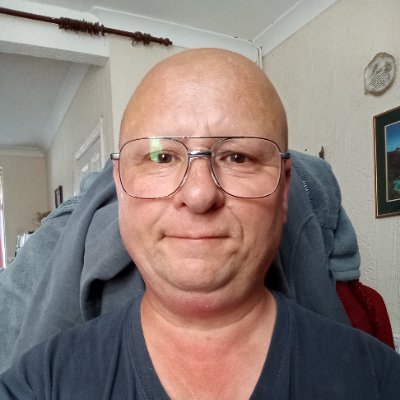 Autism .anxiety.ibd.ocd. Avoidant personality disorder.Loves music and his X friends .LOVE BOOBS BUT NOT PORN lol.From Hull .now live in Grimsby .i care .