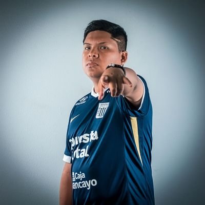 EzzeErre | Jugador Oficial y Community Manager de Alianza Lima Esports 🎮 | #eFootball #PES #FC25 ⚽️