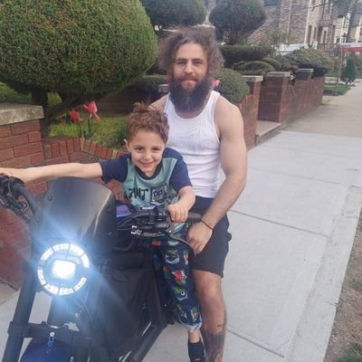 oldredmo0n's profile picture. Κρής