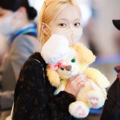 luv4mywinter's profile picture. kim minjeong lover