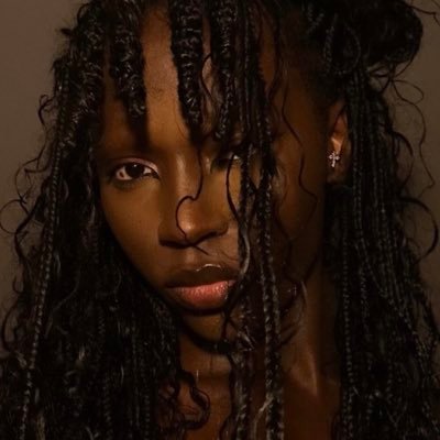 ɬყཞą Profile