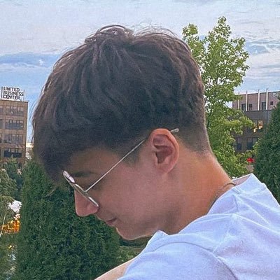 _Nebular111's profile picture. Minecraft thumbnail guy and editor