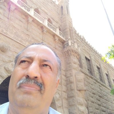 اتمنى كل العيون التي تراك عيوني
وعيون الثقلين عيوني
ونجوم السماء عيوني
يالتها تكفي من كثر حبي وشوقي
الشاعر🖋️سليم محمد محسن عبيد