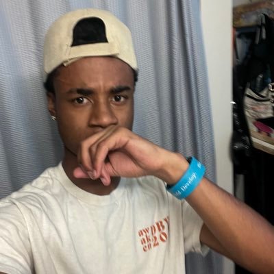 Trent2xxs's profile picture. FAMU|Pre-Med|IG:Hey.YkTrenton