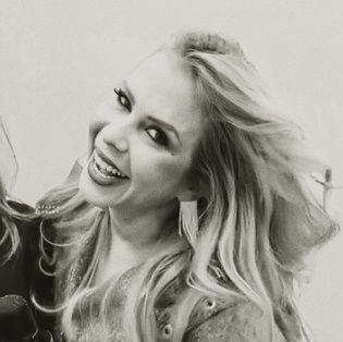 Sua fonte de informações diárias sobre a cantora, compositora e dançarina, Joelma.