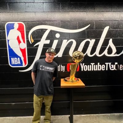 Father. Skateboarder. I love: Utah Jazz. Mariners, Grizzly Bears. punk rock. Co-cap: NBA TopShot @saltcitystacks - rip packs, not bongs. it’s ok not to drink.