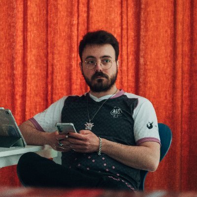 he/him. Sarcastic Chaot. Parttime Hipster. Bachelor of Arts. General Manager, Moderator, Gamer & something with eSports.
One of my better ideas: @acegamingde