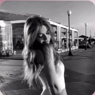 Me_ll99's profile picture. 