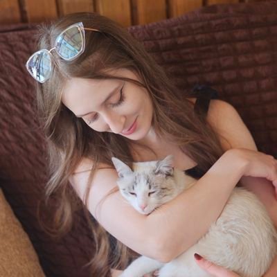 AnaGeorgia12's profile picture.