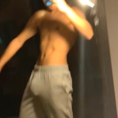 college boy in nyc | bubble🍑 / big 🍆 | vers btm | dms open | 18+