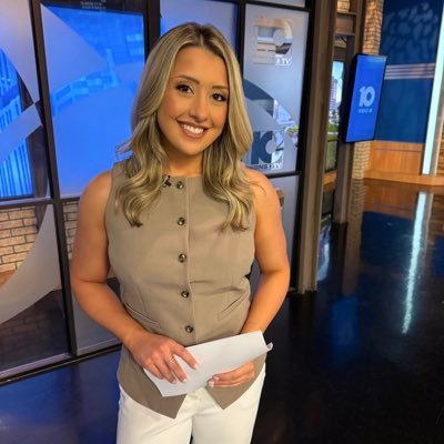 Reporter @10tv Boston native 🌊 MA | ME | OH Carly.DEon@10tv.com