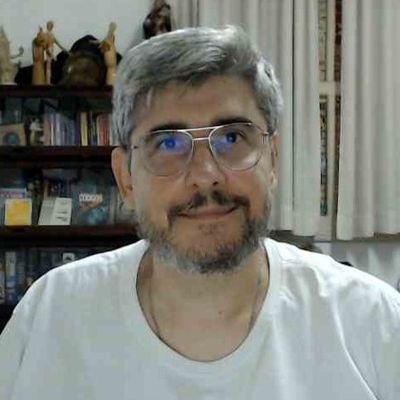 Sou fanático por computação gráfica e amante do Linux.