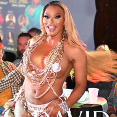16 years later my acct is back so let’s PLAY. Entertainer in Atlanta and host of multiple Shows. Cum correct when in that DM. 🎬🎥. TheDollHou$EXXX