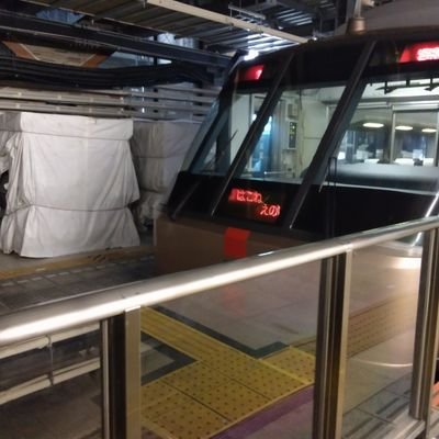 rLqRfHAKe474002's profile picture. 