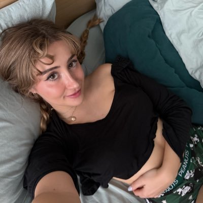♡ virtual gf ♡ not censored on OnlyFans ♡ 0.01% @bronwinbooba