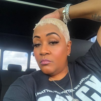 YolandaBro22425's profile picture. 