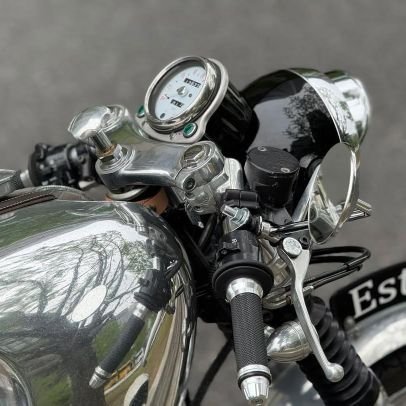 バイクとラーメンをこよなく愛する人間です。
関東でちょこちょこツーリングしてます。
現在、エストレヤRSに乗っとります。
インスタやってます→@4031SASA