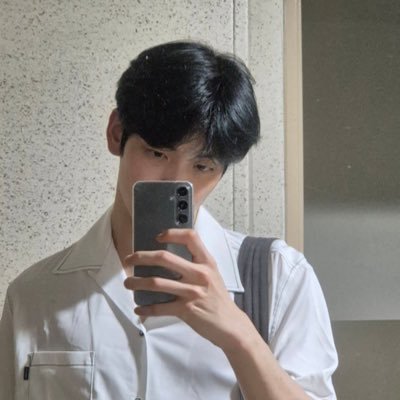 hannieh0le's profile picture. lurking acc | 20