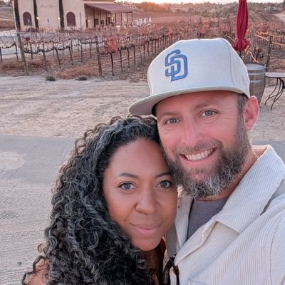 DWhitney619's profile picture. San Diego Padres 🤎💛⚾
San Diego Family 🌊🇲🇽🇺🇲⛰️
Be Humble ♎⚖️
Love is Love 💕 🫂
Hip Hop 🔊 Raggae 🇪🇹 Punk 🤘 Metal 🎸
Craft Beer 🍻
Dogs 🐶