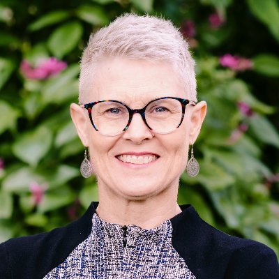 Teacher. Unionist. Regional Queenslander.
🧑🏼🏫 Fully fund public schools
💲 Raise the rate
👷🏼 Transition from coal
🏠 End for-profit aged care