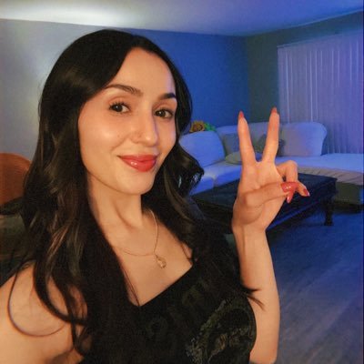 lala_chanelxoxo's profile picture. What is life teaching you right now?