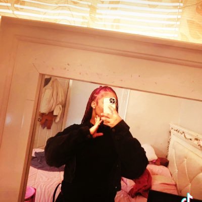 prettyvirgo444_'s profile picture. 