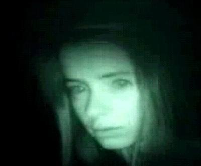 Si has visto esto,debes darle a seguir y difundir mi palabra,pues estoy furiosa y no respondo de mis actos.Sé español y papito.Soy mala,y no poco.
