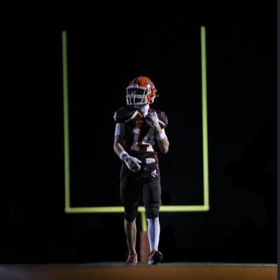 ||🎓’26 Perkiomen Valley High School || 🏈 6’0 175 ATH/S/K || 📧 corropolesej@gmail.com ||3.9 GPA|| @pv_vikingfb Team Captain || Phone: 215-929-5475