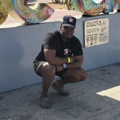 PlatinimStatis's profile picture. Been influenced by the city with the spaceships