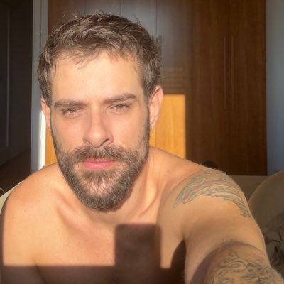Jornalista que fala sobre política, diversidade e direitos humanos. contato@alexandreputti.com.br