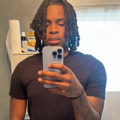 deadfacesmar's profile picture. 🇯🇲