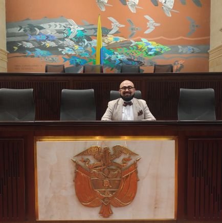 🦉⚕️⚖️ Intl' Law scholar delving into policy and #STS. 🎓PhD(c). Profe Millennial🤓. 🇸🇷Boyacense, sumercé 🤠. Ps. 133:1-3🌿📜 Changua & Tarot enthusiast 🃏🍲