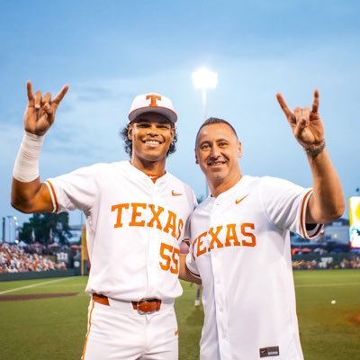 University of Texas 🤘🏽 Snark After Dark 🤘🏽 Follow for Texas loving and Aggie hating content