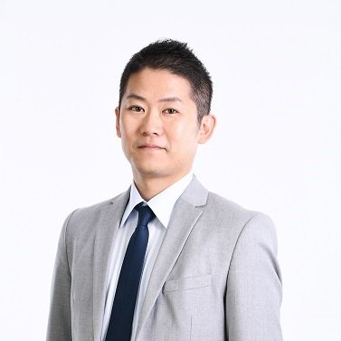 ・年商100億〜3,000億円規模の企業様へのコンサルティング -ビジョン〜戦略〜業務一気通貫の構造改革 ・経営×現場の両面から ・BIG4コンサル、水道修理事業立上げなどを経て現在 ・子供3人が何よりの宝物 ・娘のサッカー、歌/ダンス応援 ・兵庫出身、大学は京都、大阪で最初の就職、今は東京住