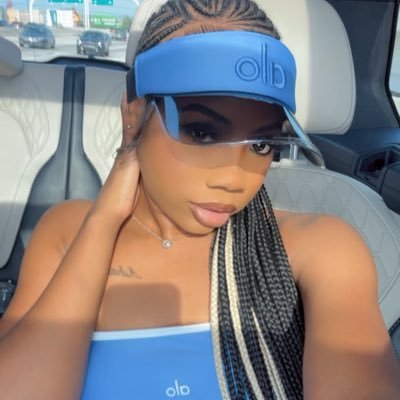 NEW TO THIS TWITTER SHIT 😬 IG : NiyaShauntiCollectionLLC