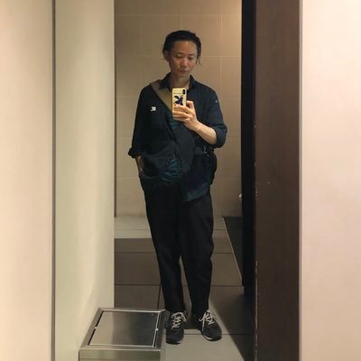 本体はボーカル。写真(専攻からのかつて本業)・美術・芸術・モノなどについて。 最近は舞台してませんが演じもします。無趣味 天パ