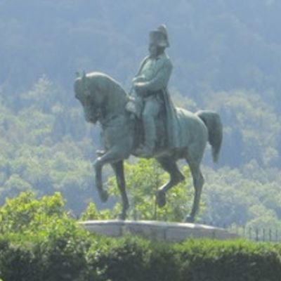 personne n'a inventé l'existence, que celui qui crois l'avoir fait s'avance.
Les nanas à poil,pas la peine de me suivre,gardez vos nude c'est pas mon truc