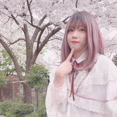 女装始めて2周年♬まだまだ女装を勉強中! 買い物や遊びに外出できるようになってから女装がとても楽しい♪ かわゆいと言ってくれると喜びます💕写真は少し加工してるよ😣カワイイ洋服見るだけでも好き♪インスタもしてます♪ #女装男子 /axes推し/ガーリー系/競泳水着フェチ🩱 /量産型