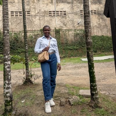 Derliche1's profile picture. Docteur bio choco pioum pioum ( en médecine) 🩺🫀🩺