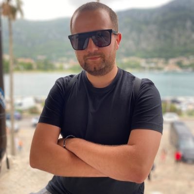 Byłem kiedyś scoutem. Między innymi: @ZaglebieLubin, @ProPlaymaker. Tutaj tylko prywatne opinie, nie zawsze mądre.