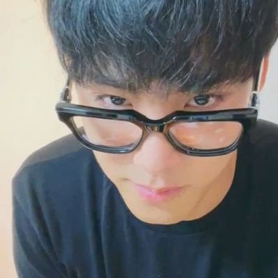 serotomw's profile picture. arkibo @mwonine