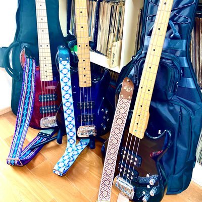 猫飼い。基本ロングボーダーたまにBB、SUP。へっぽこベーシスト。ネイリスト。アロマアドバイザー。B’z、久保田利伸、ゴスペラーズ、低音大好きでギターよりもベース音拾っちゃう人。ベーシストさんのフォロー多目です。