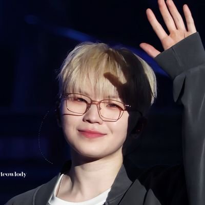 Always the FAN but never the GIRL. FANGIRL
ARMY & CARAT 😊 | 10009926 🍚