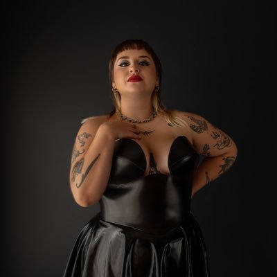 Professional dominatrix (she/they). Combining cruelty with compassion. Meanjin based. ☎️: 0480 123 285 Beemit:@lolalovelace FREE 🇵🇸