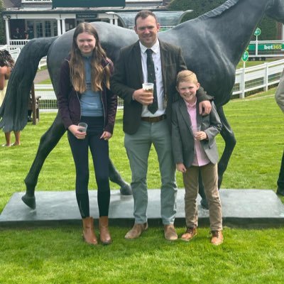 Proud father of Lola and Teddy❤️Manchester United,Everything jump racing. Try to play golf ⛳️ 🏇🏻🏇🏻⚽️⚽️