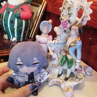 成人済み ♀︎|取引メイン垢|V→ 本人周辺🅱️済|浮上≠返信|ウィンブレ→桜/東エリ→憂炎、雨宮/プロセカ→えむ(身内分彰人)/🌈→ヘッダーの方