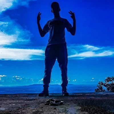 Estr5Julian's profile picture. 