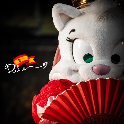 テーマパークやキャラクターが好きであちこち旅してます。垢分けしてないので色々呟きます。車も好きで1950シボレーとか乗ってました(