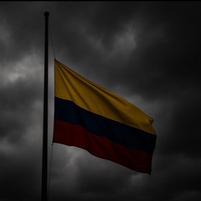 Uribista 💯 % cero izquierda. Caído en combate