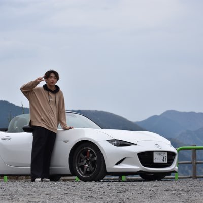 23歳 車兼趣味垢にしました!🚗ndロードスター🚗車 フットサル ダーツ ゲーム ヨルシカ backnumber大好きです!無言フォロー失礼します!無言フォロー大歓迎!写真は主にインスタに載せてます📸👇🏻